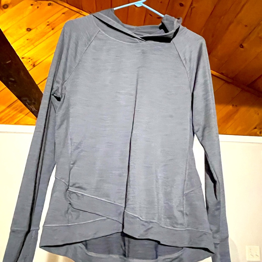Light weight Yoga top ! Large